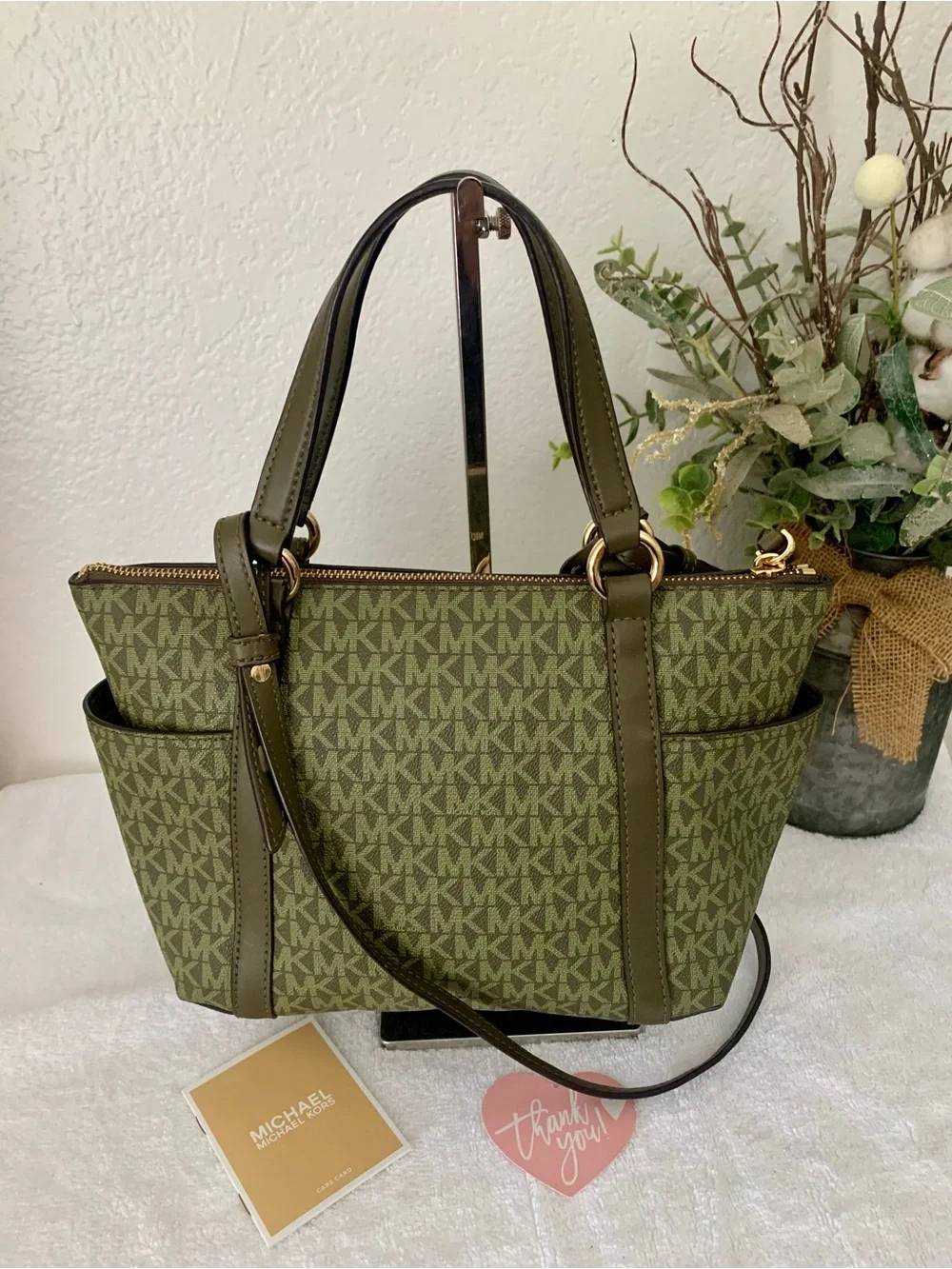 Michael Kors Olive Signature Sullivan
Convertible Tote Tote with Gold Hardware - Picture 4 of 10